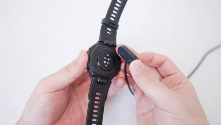 Amazfit T-Rex Proの充電方法